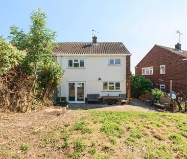 3 bedroom semi-detached house to rent - Photo 4