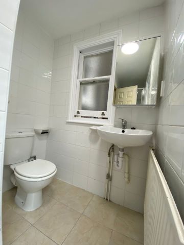 Studio Flat, Wrights Lane, W8 - Photo 2