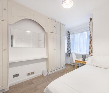 3 bedroom end of terrace house to rent - Photo 2