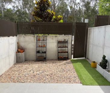 “Walking Distance to Schofields Station and Shops” - Photo 5