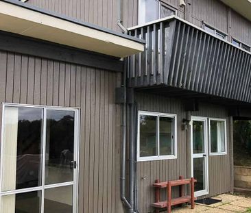 2BR house in Oratia - Photo 5