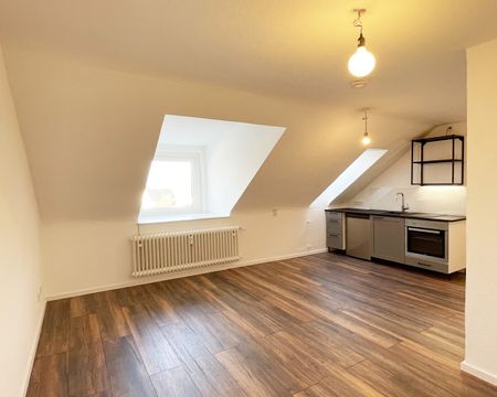 Traumhafte Dachgeschosswohnung mit Weitblick und moderner Ausstattung! - Foto 2