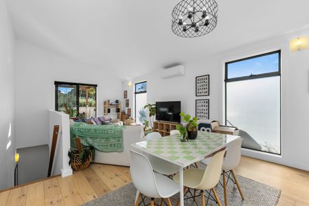 Charming Two-Bedroom Home in the Heart of Yarraville - Photo 3