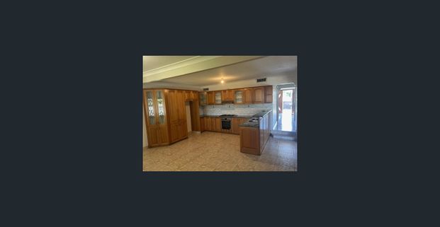 Great family home - Photo 1