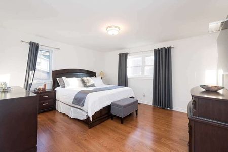 For Lease - 32 Elmvale Boulevard, Whitchurch-Stouffville, Ontario - Photo 4