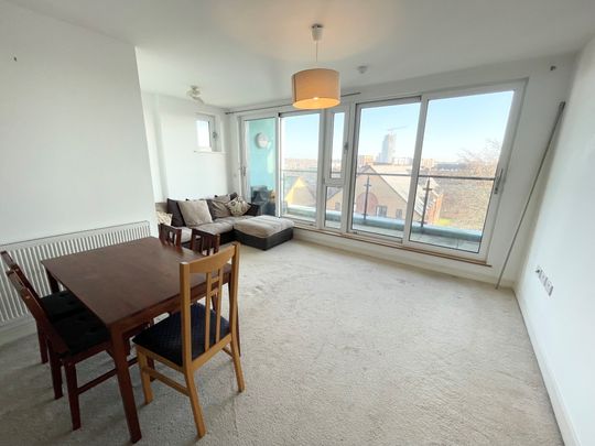 2 bedroom apartment to rent Ocean Way, Southampton, SO14 - Photo 1