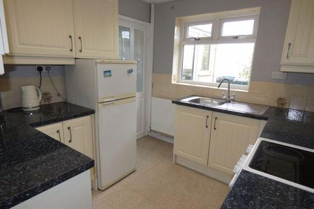 2 bedroom terraced house to rent - Photo 4