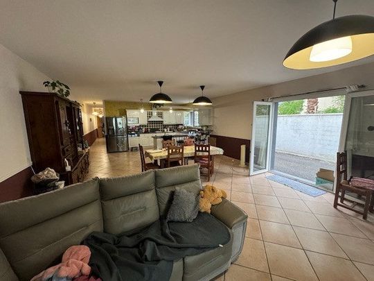 Location Maison 5 pièces 160m² MERIGNAC 33700 - Photo 1