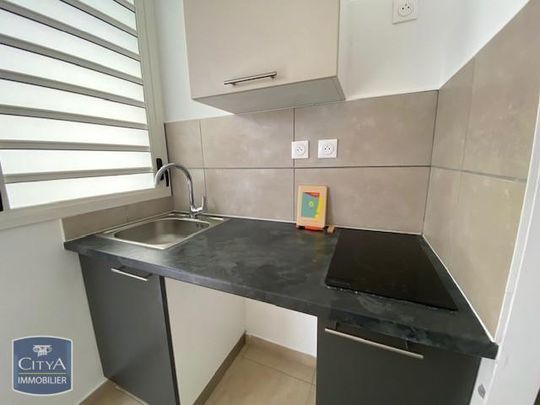 Location Appartement 1 pièce 22m² LE TAMPON 97430 - Photo 1