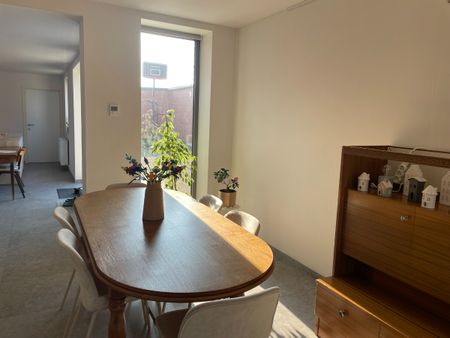 Twee slaapkamer gezinswoning (type halfopen) met ruim terras - Foto 2