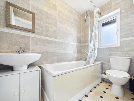 Dale Close, Stanway, Colchester, Essex, CO3 0FG - Photo 5