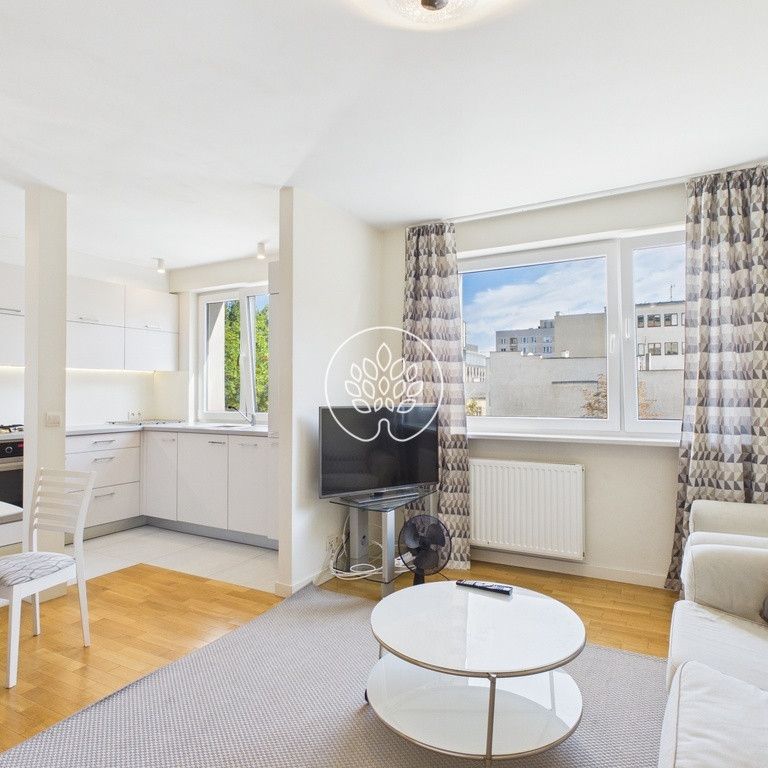 Warszawa, Śródmieście, Chmielna – zdjęcie 1