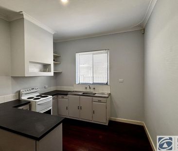 AIR CON, FLOORBOARDS, SPACE FOR A BOAT - Photo 4