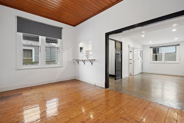 Charming 2 Bedroom in Prime Location - Photo 1