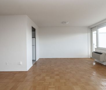 150 The Donway West - Photo 6