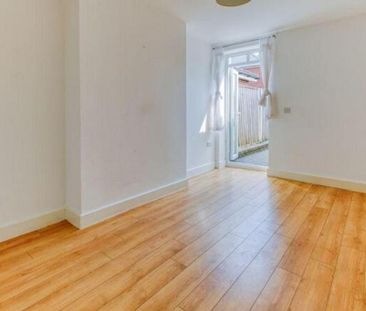 2 bedroom property to rent - Photo 1