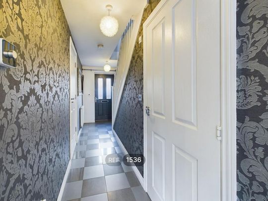 4 bedroom detached house to rent - Photo 1