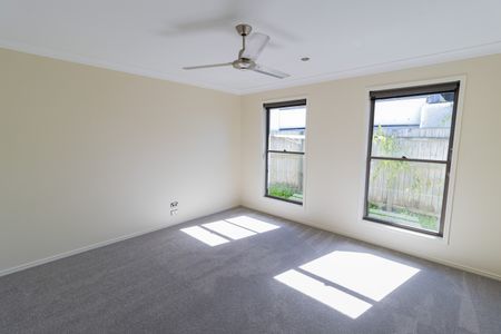 SPACIOUS FAMILY HOME IN THE AUGUSTUS ESTATE - Photo 5