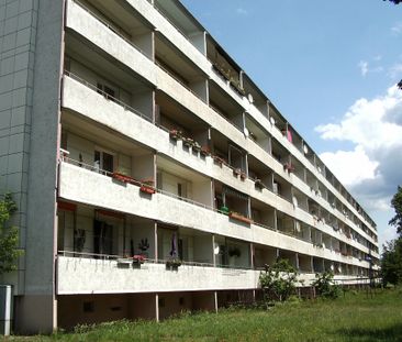 Zwei Zimmer, 6 m Balkon, wunderbarer unverbauter Blick - Foto 3