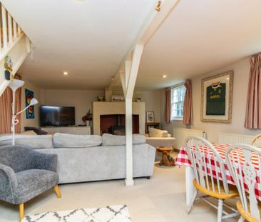 2 bedroom cottage to rent - Photo 2