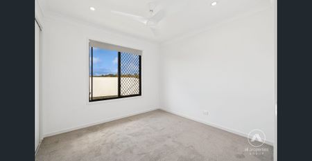 🏡 Freshly Updated 4-Bedroom Family Home in Pimpama - Photo 4