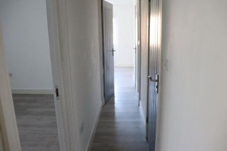 2 bedroom ground floor maisonette to rent - Photo 5