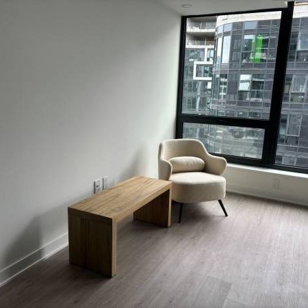 Lease Takeover or Sublet: 1-bedroom Apartment in Downtown - Photo 1