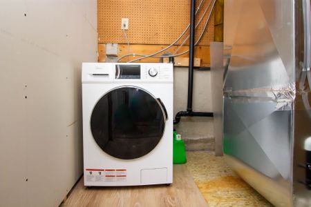 For Lease - 234 Robert Hicks (Lower) Drive, Toronto, Ontario - Photo 2