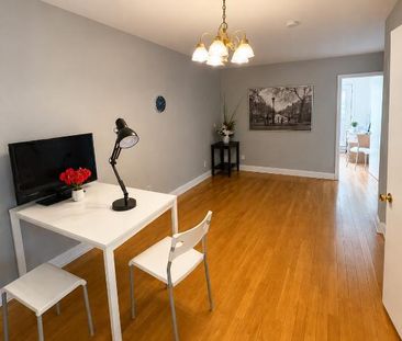 ** Because You Deserve Spacious Renovated 5 ½ Near All Services, Shops & Parks, CDN ** - Photo 2