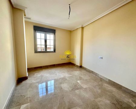 RENT OF A NEW 3 BEDROOM APARTMENT IN TORREVIEJA - ALICANTE - Photo 3