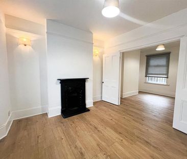 4 bedroom terraced house to rent - Photo 3