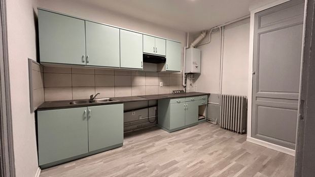 Location Maison 6 pièces 115m² - Photo 1