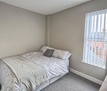 Room 6, 157 University Street, Belfast, BT7 1HR - Photo 1