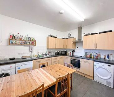 6 Bed Semi-Detached House, Springvale Road, S6 - Photo 1