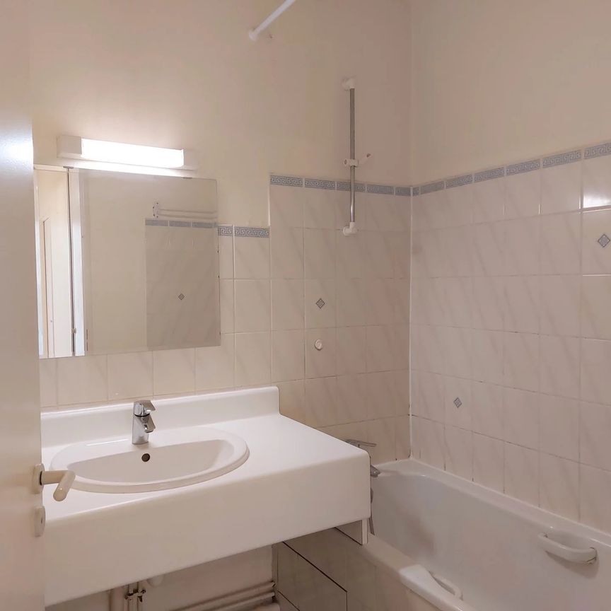 À LOUER – appartement type 2 avec parking dans le centre de TOURS • Réf GI-JB-G0350 - Photo 1