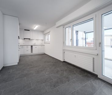 Rent a 4 ½ rooms apartment in Niederhasli - Photo 5