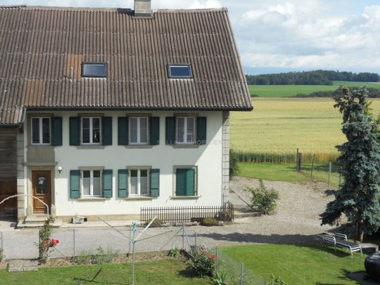 CHARMING 7½-ROOM DUPLEX - Photo 1