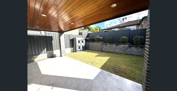 Brand New Granny Flat in Prime Revesby Location – Opposite Park - Photo 1