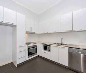 Stylish apartment with views and lifestyle appeal - Photo 5