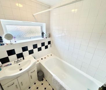 Murchison Close, Chelmsford, CM1 - Photo 3