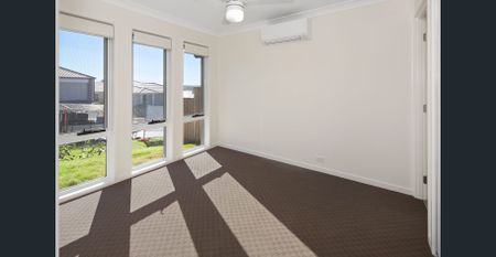 Modern 3-Bedroom Family Home with Fully Fenced Yard - Photo 2