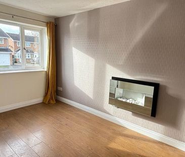 2 bedroom semi-detached house to rent - Photo 4