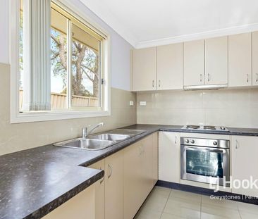 WELL PRESENTED 2 BEDROOM HOME - Photo 2