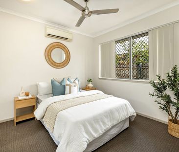 FAMILY HOME ON THE SOUTH SIDE!!! - Photo 4