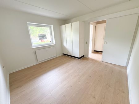 Lys og dejlig 2-værelses lejlighed med terrasse - Photo 2