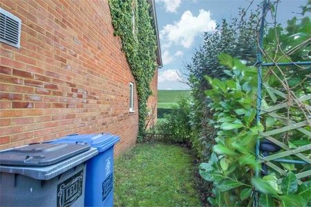 Penn Road, Datchet, SL3 - Photo 3