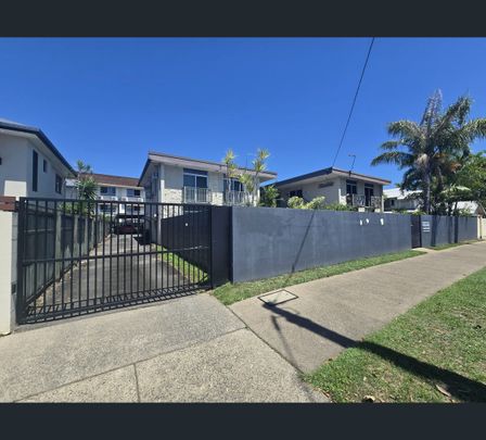 4/292 Sheridan Street, Cairns North, Qld 4870 - Photo 1
