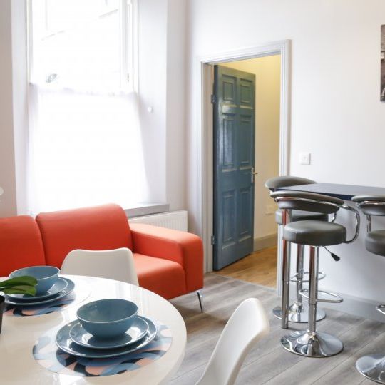 Bed for rent in 6-bedroom house in Phibsborough - Photo 1