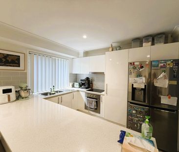 Modern Family Living with Low-Maintenance Lifestyle and Great Locat... - Photo 6