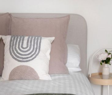 4 bedroom flat to rent - Photo 2